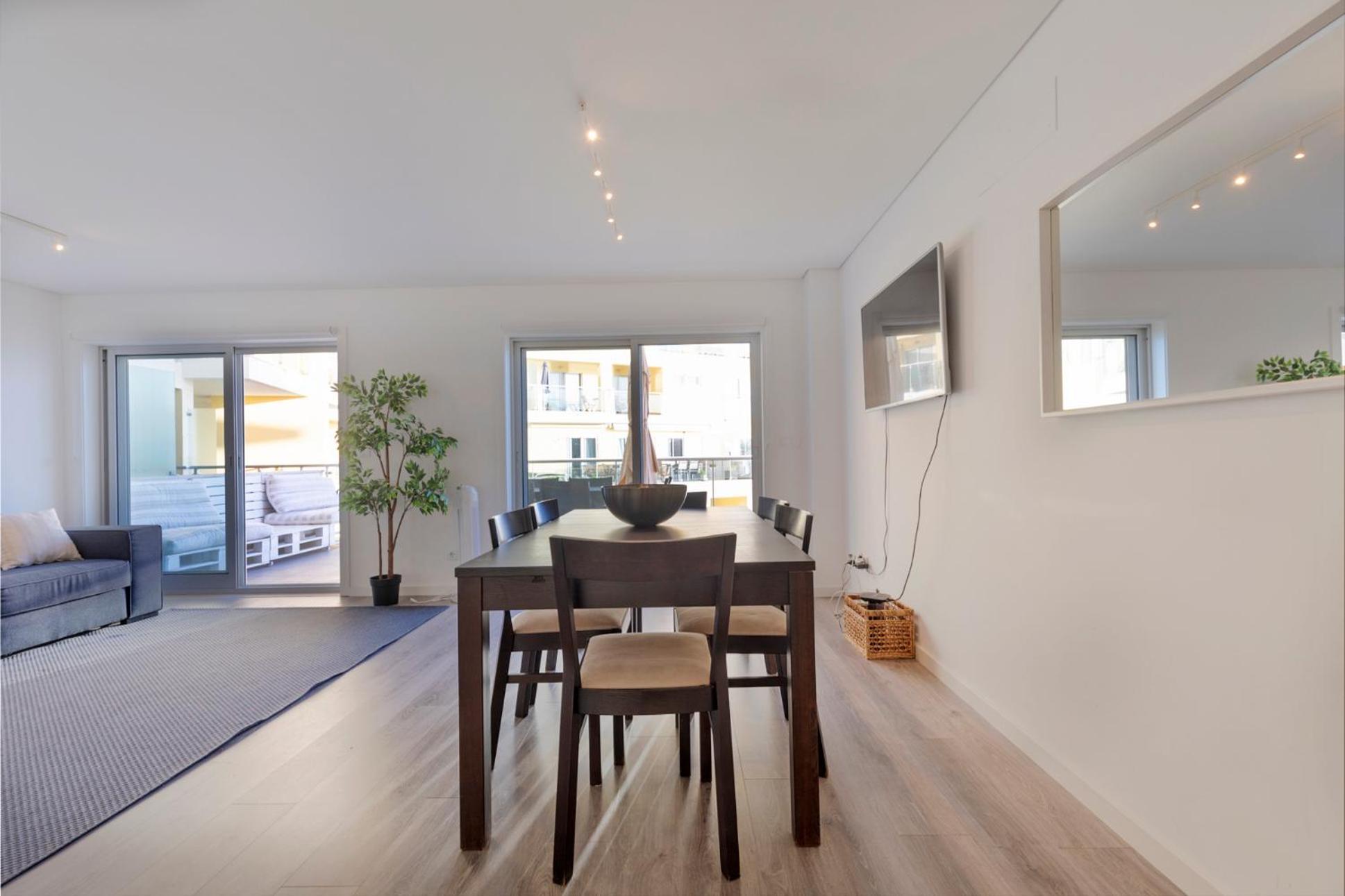 Apartment - Comfort & Style By The W/ Sea View *