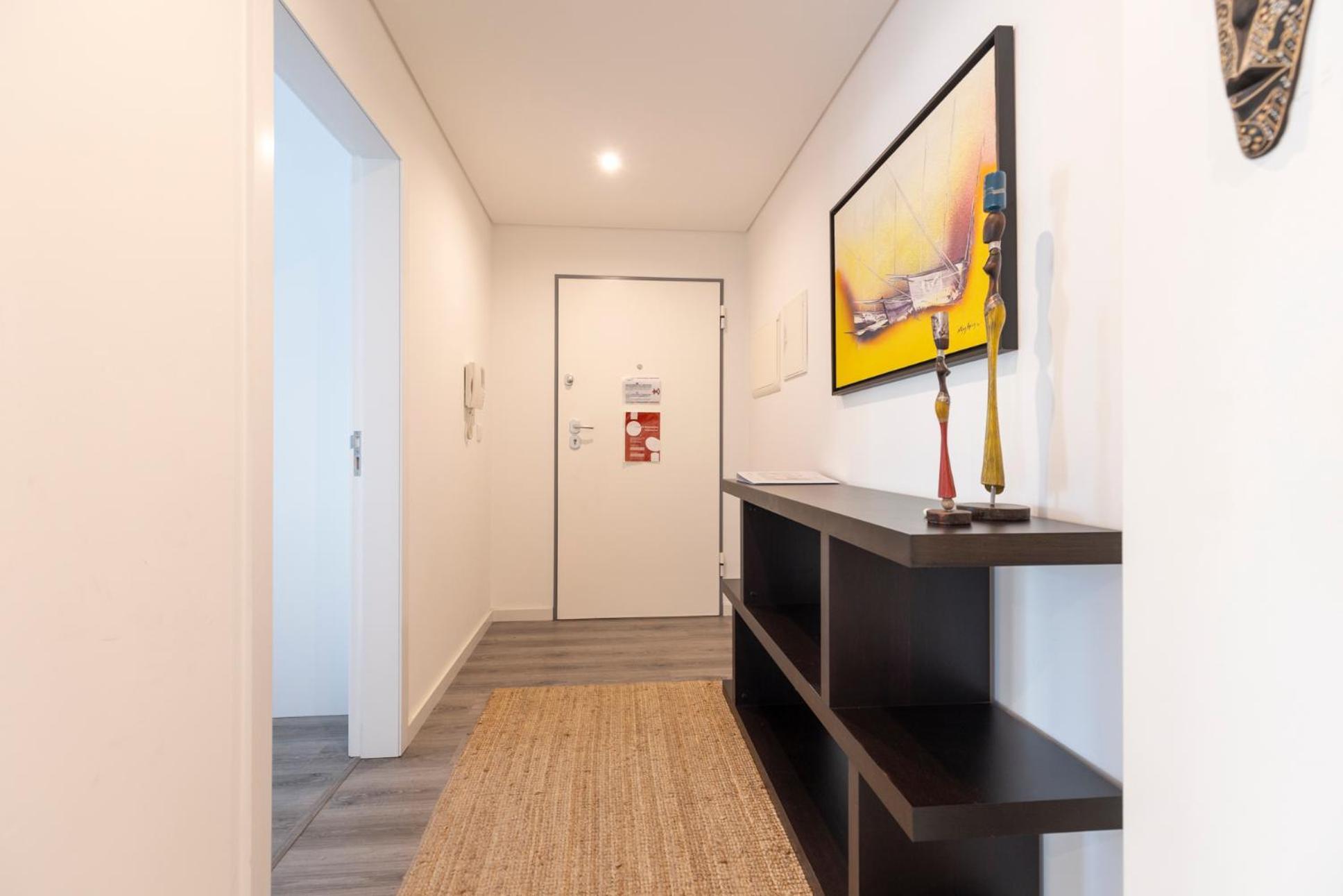 Apartment - Comfort & Style By The W/ Sea View