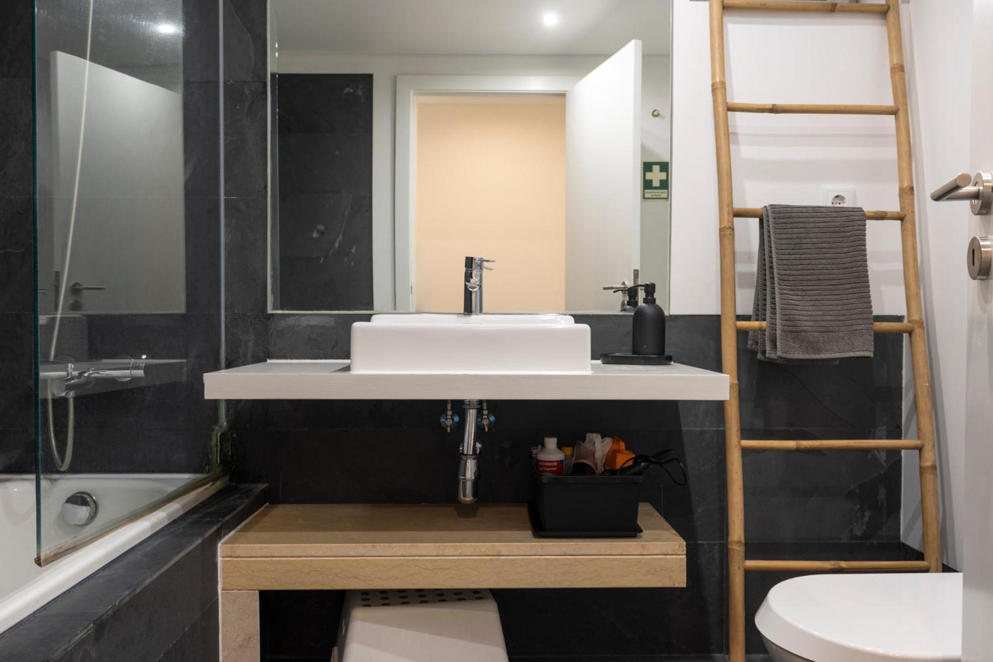 - Comfort & Style By The W/ Sea View Apartment *
