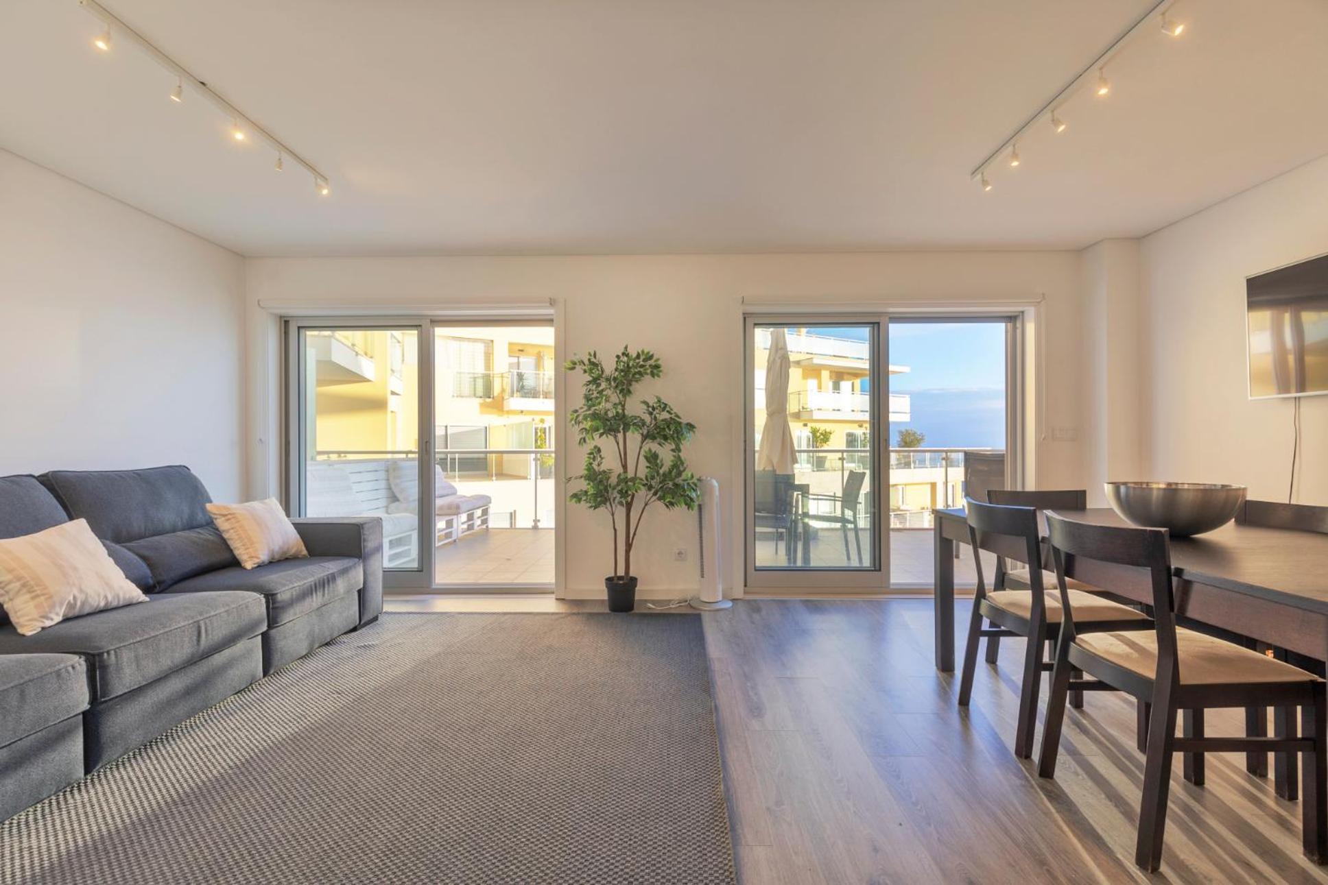 - Comfort & Style By The W/ Sea View Apartment Sesimbra