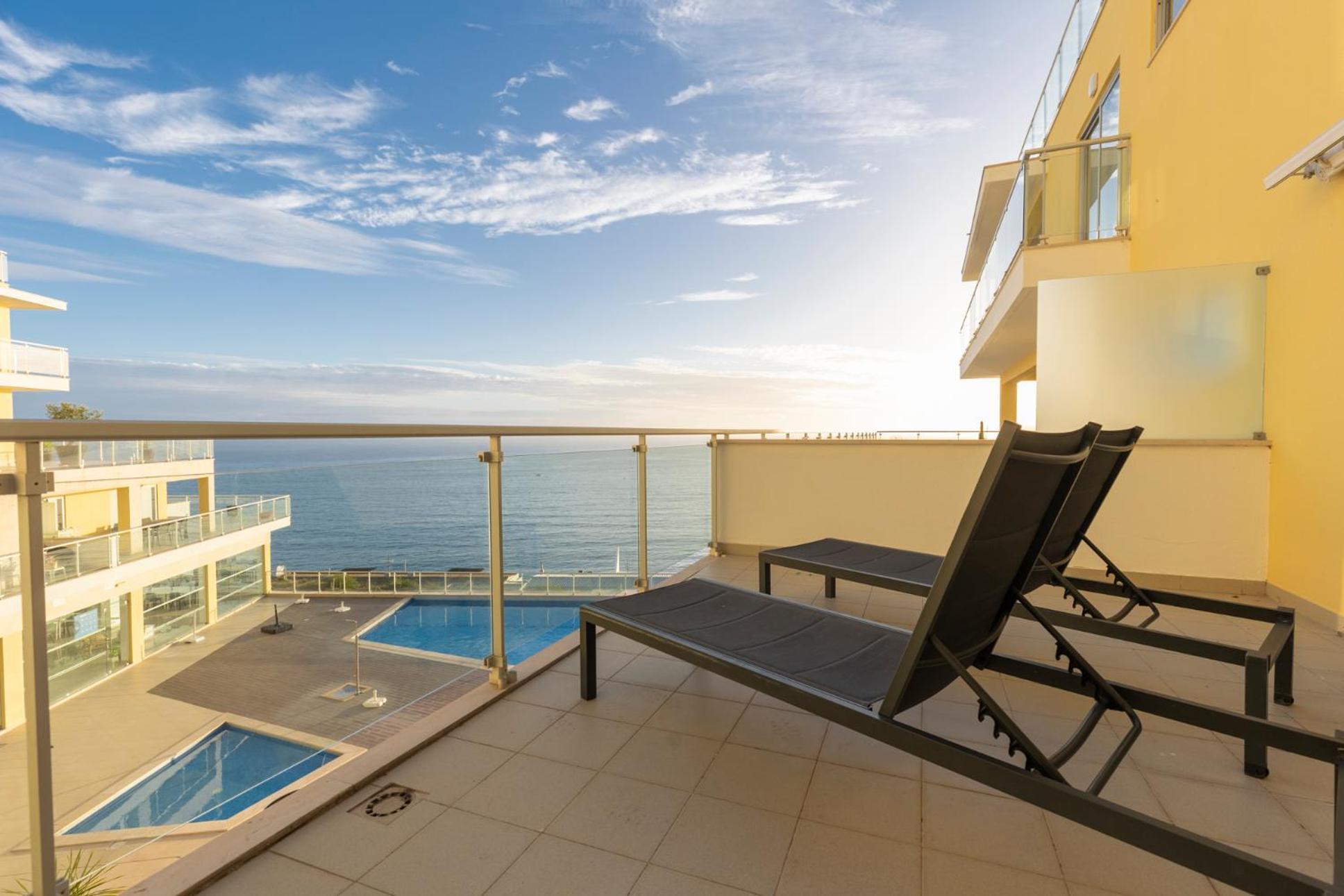 - Comfort & Style By The W/ Sea View Sesimbra