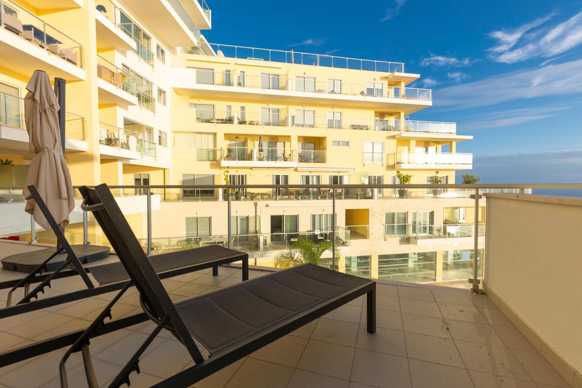 - Comfort & Style By The W/ Sea View
