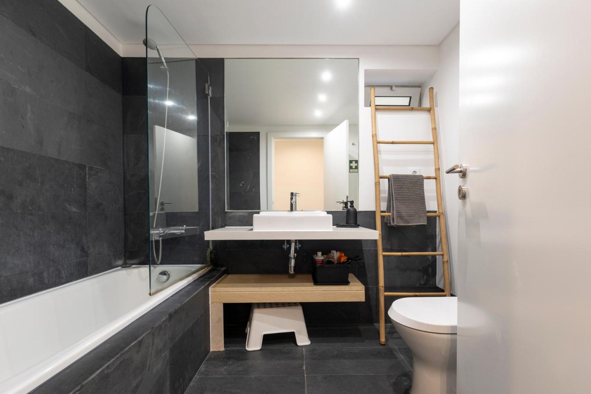 Apartment - Comfort & Style By The W/ Sea View